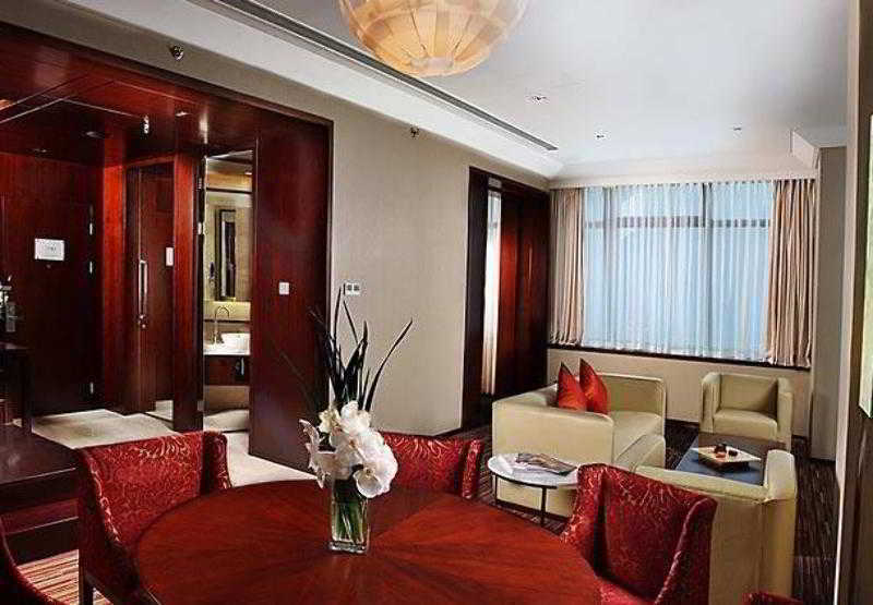 Renaissance Shanghai Zhongshan Park Hotel Экстерьер фото