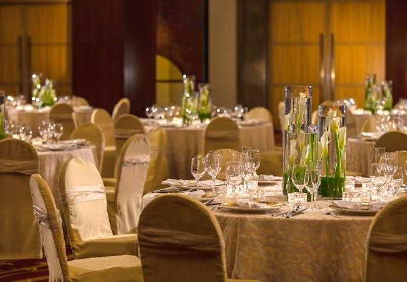 Renaissance Shanghai Zhongshan Park Hotel Ресторан фото