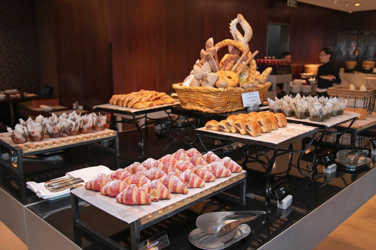 Renaissance Shanghai Zhongshan Park Hotel Экстерьер фото