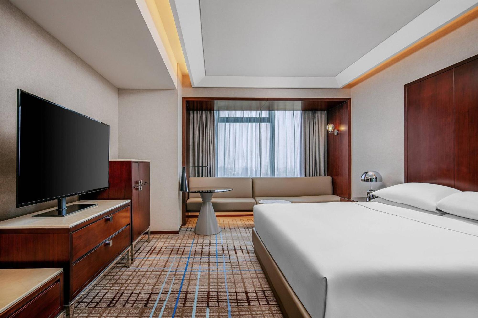 Renaissance Shanghai Zhongshan Park Hotel Экстерьер фото