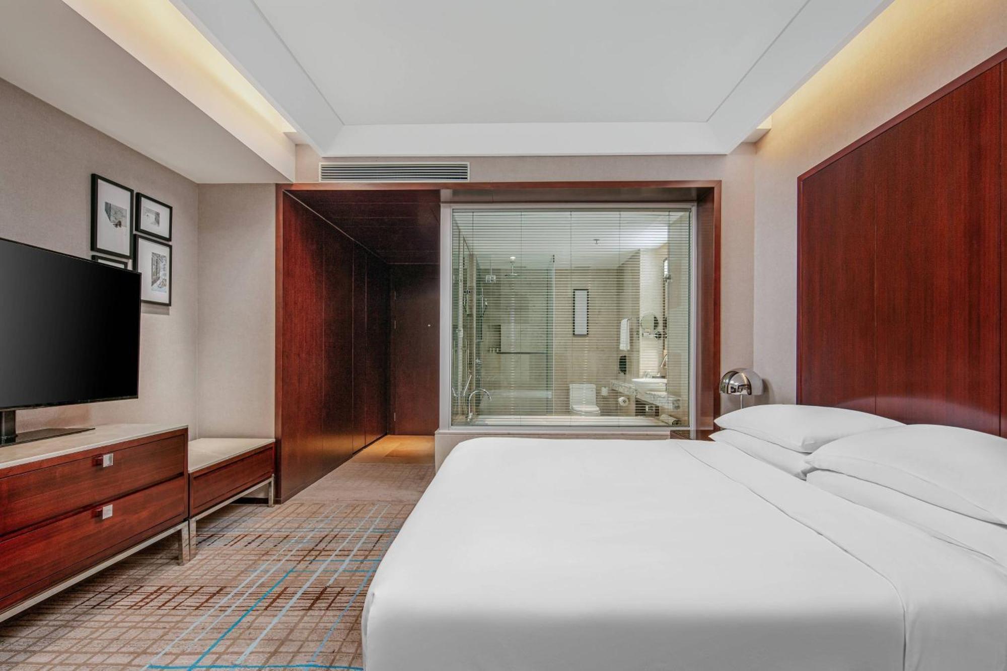 Renaissance Shanghai Zhongshan Park Hotel Экстерьер фото