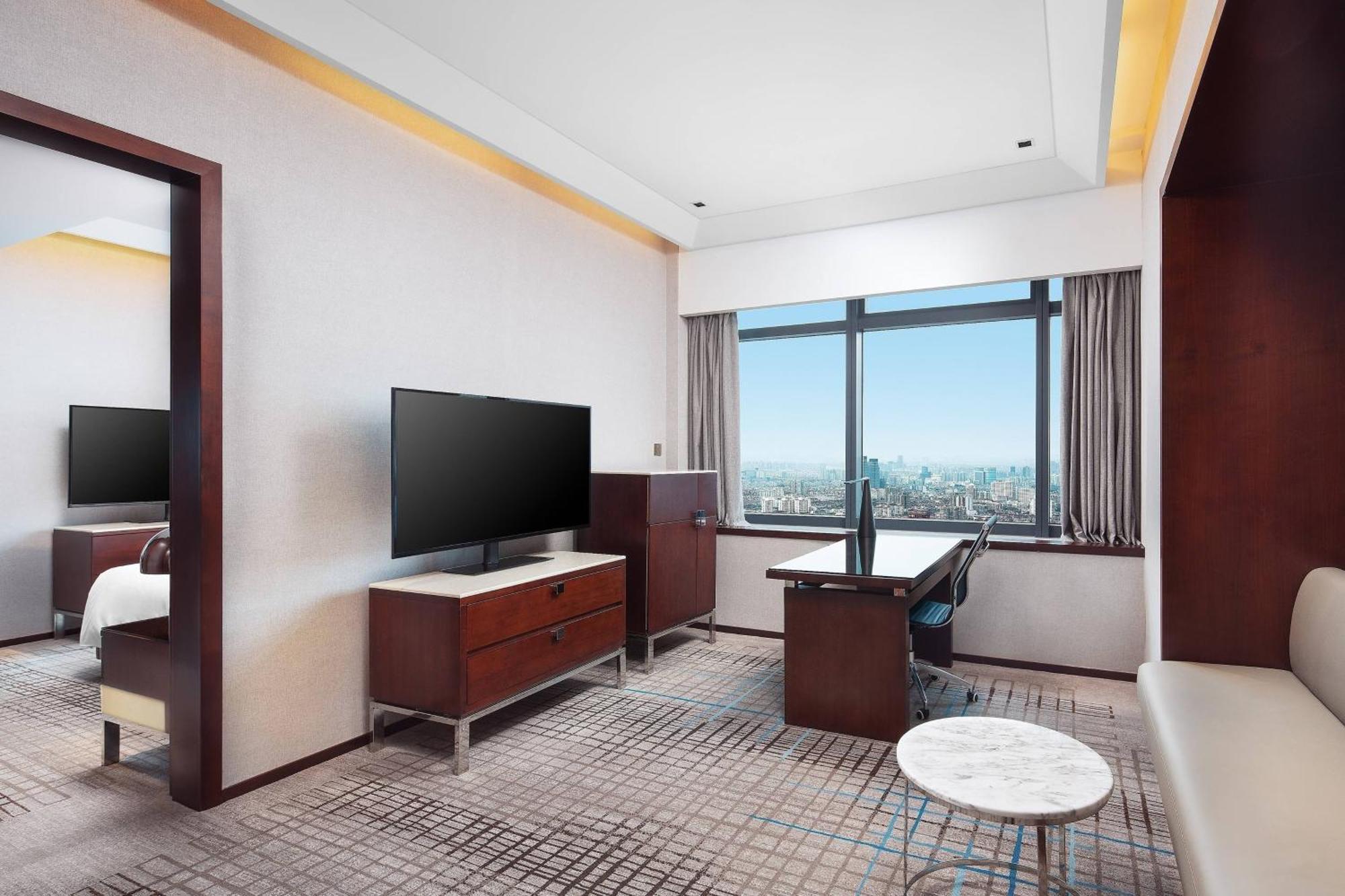 Renaissance Shanghai Zhongshan Park Hotel Экстерьер фото
